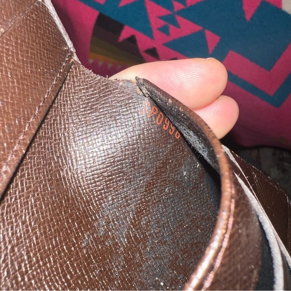 LV Damier double snap wallet ( missing snap, rubs) - Picture 3 of 12